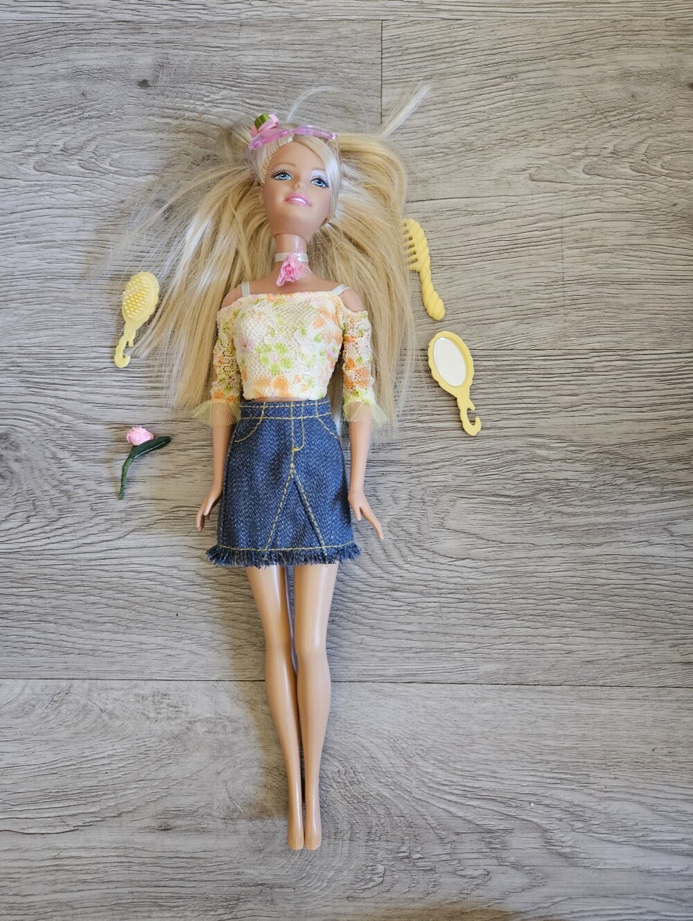 2005 Spring Scene Easter Barbie Doll